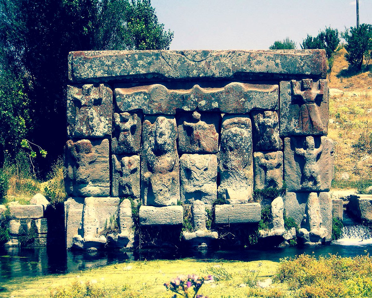 archaeologyart's tweet photo. Hittite #Eflatunpınar Monument, this monument dated to the 2nd half of 13th century BCE. Located in #Konya, Central Anatolia. https://t.co/aeZ55YP83B