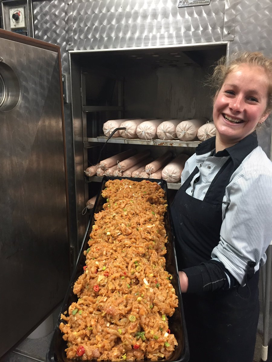 Weer volop heerlijke kip producten #shoarma #kip grilworst #gekookte kipfile #genieten #schijndel