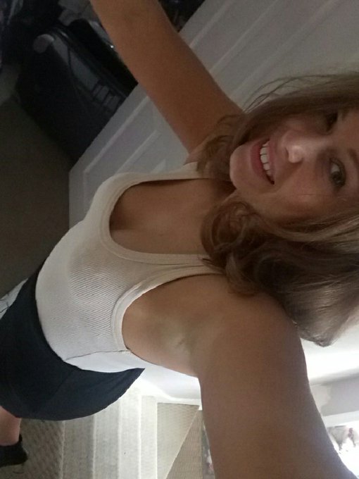 Here's a better pic 🙊😂✌️😘😘 https://t.co/2oZ0amMunZ<a href="/tag/pinklips"class="tags"><span>#pinklips</span></a><a href="/tag/milf"class="tags"><span>#milf</span></a><a href="/tag/adultwork"class="tags"><span>#adultwork</span></a><a href="/tag/littletits"class="tags"><span>#littletits</span></a><a href="/tag/annaj"class="tags"><span>#annaj</span></a>