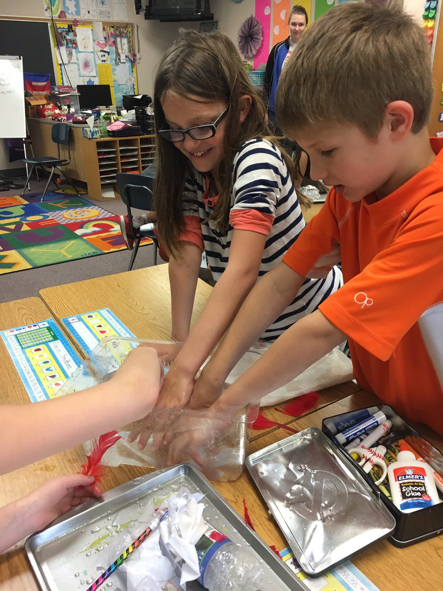 MsFreiberger's tweet photo. Yesterday we made our own polluted water complete with (veggie) oil spill. Then talked clean up and how it affected animals. #EarthDay https://t.co/ERRhZHo6p4