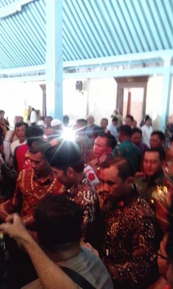 agus_SENNIA's tweet photo. siang tadi bisa lihat langsung pak presiden joko widodo di masjid agung surakarta. https://t.co/Xc5ZY9Zbjr