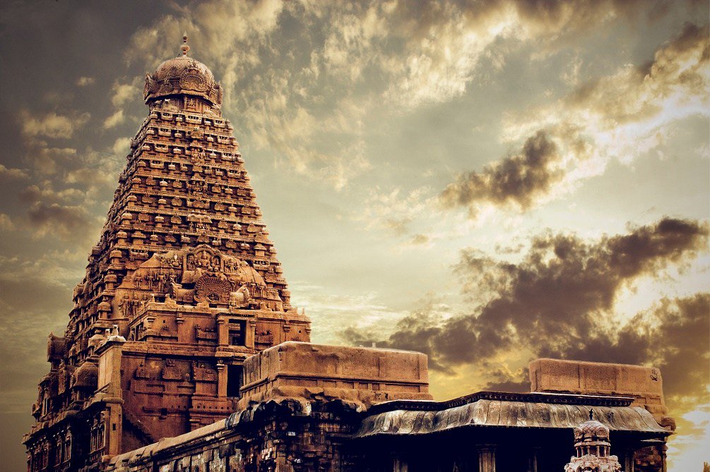 TheAncientCode's tweet photo. Ancient engineering wonders: 4 of the most mysterious ancient temples ever built https://t.co/kOoReiS8gR https://t.co/2Rjr4EuHuw