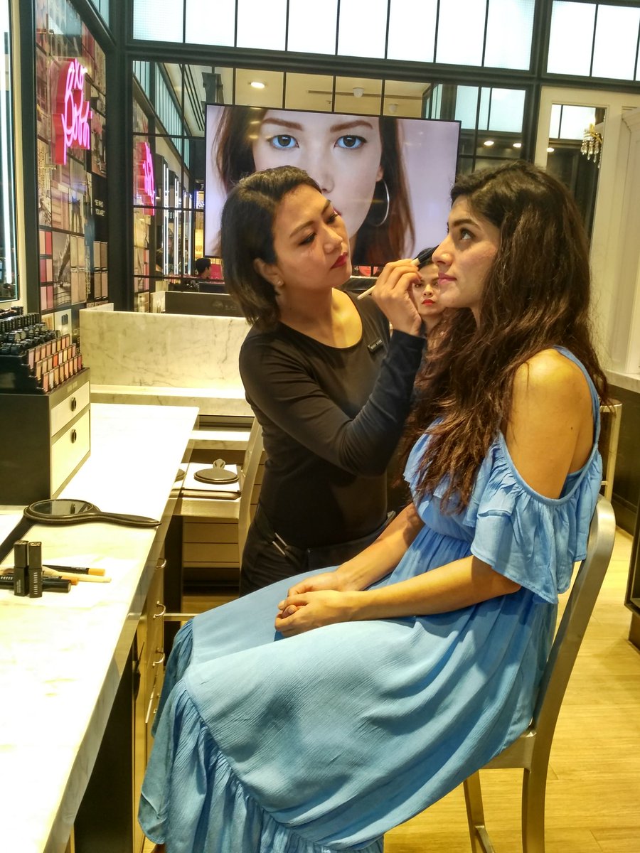 InorbitMall's tweet photo. @SapnaPabbi gets her finishing touches @BobbiBrown! #InorbitMakeupMarathon https://t.co/sxub08isvs