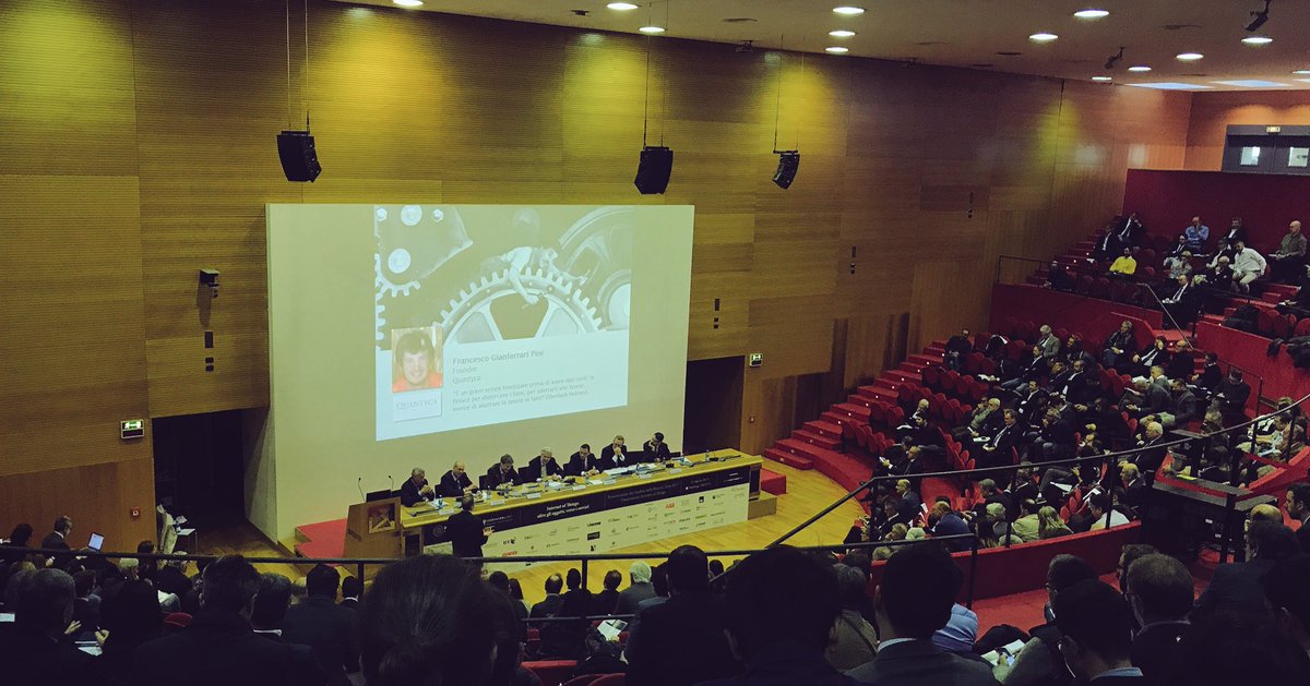 Osserv_Digital's tweet photo. Interviene #FrancescoGianferrariPini di #Quantyca #OIOT17 https://t.co/pa4iAOs2aa