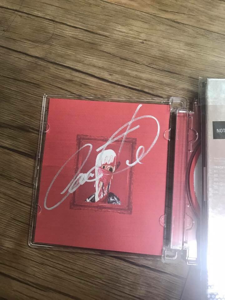 toPether_'s tweet photo. #지디 #지드래곤 #GD #GDRAGON #BIGBANG #빅뱅 #친필싸인 #지디싸인 #빅뱅싸인 #지드래곤싸인 #지디싸인앨범 #빅뱅싸인앨범 

DM주세요 😊 https://t.co/4EltONyl1d