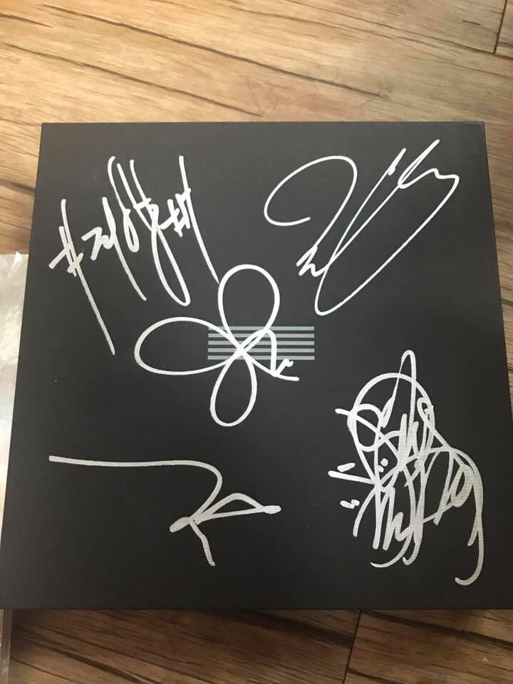 toPether_'s tweet photo. #지디 #지드래곤 #GD #GDRAGON #BIGBANG #빅뱅 #친필싸인 #지디싸인 #빅뱅싸인 #지드래곤싸인 #지디싸인앨범 #빅뱅싸인앨범 

DM주세요 😊 https://t.co/4EltONyl1d