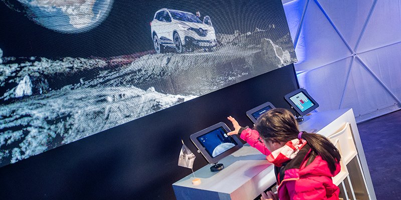 renault_fr's tweet photo. La lune pour tous ? Check ✅ Revivez les aventures des participants de la mission #KadjarQuest ! Tentez votre chance: https://t.co/rHgtJeFCi1 https://t.co/01WEUpg6eB
