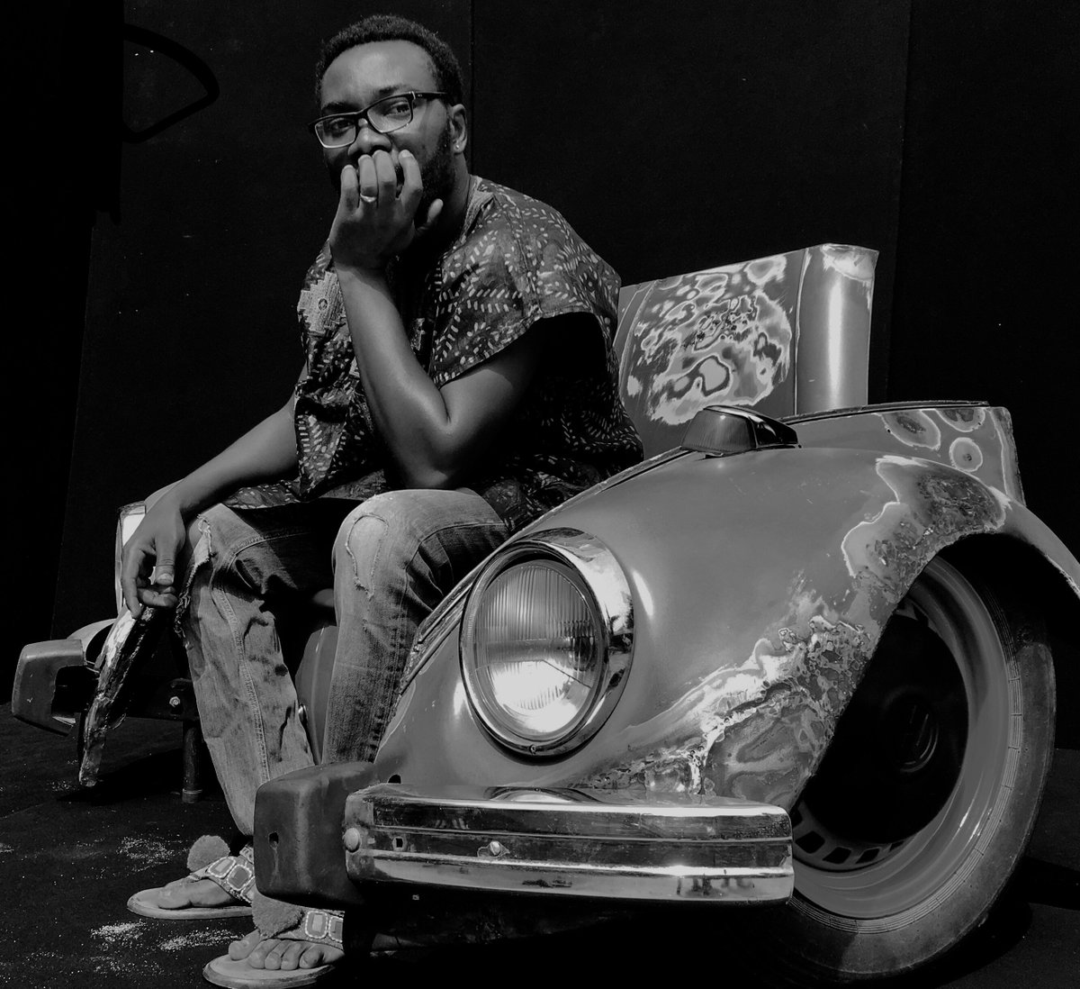 snanational's tweet photo. @DiseyeT S'Art exhibition experiments with furniture and functional sculpture #SNA #Art #NigerianArt https://t.co/8pZP6u07Pg