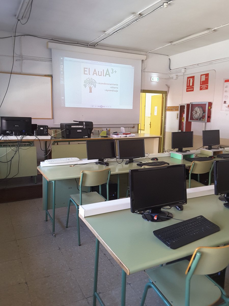 AulA3plus's tweet photo. Esperando la visita del  grupo GESAT del @Coaatz al @AulA3plus  @Cpifp_Corona para comentar los avances del proyecto y vías de colaboración. https://t.co/t4laVjAAZ8