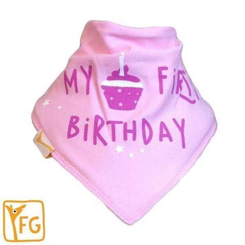 FunkyGiraffebib's tweet photo. Does your little one have their #firstbirthday coming up? We have the #perfectbib at #funkygiraffe! #birthdaybib ##myfirstbirthday #bibs https://t.co/KDByPHazcw