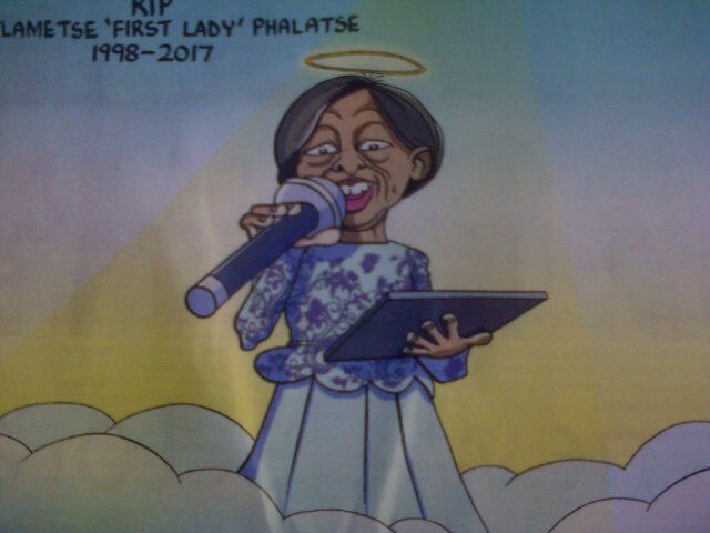 KindaKoolKiro's tweet photo. At least our Jacob Zuma has done 1 usefully thing this year by going to Ontlametse's funeral. #RIPOntlametse #OntlametseFuneral https://t.co/G7AksZlo3z