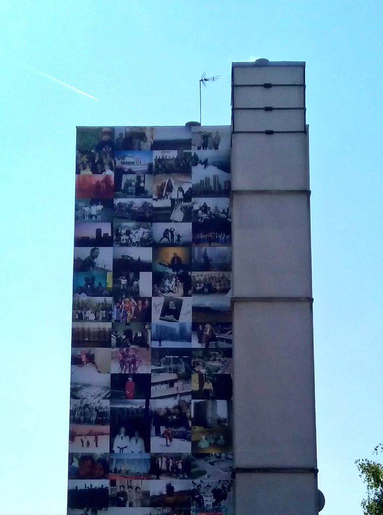 MarieCess_Bnv's tweet photo. Les cordistes s'affairent pour l'expo photo monumentale, par Bruno Boudjelal #LaNoue https://t.co/rD8foNSQpH