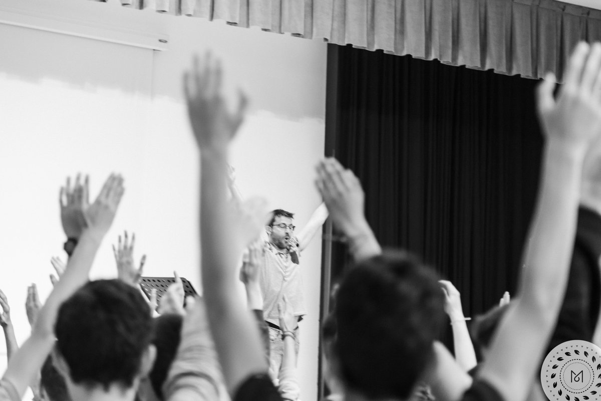 "En la música todos los sentimientos vuelven a su estado puro y el mundo no es sino música hecha realidad"(A.Schopenhauer) 
<a href="/MachadoMusical/">Aula de Música</a>