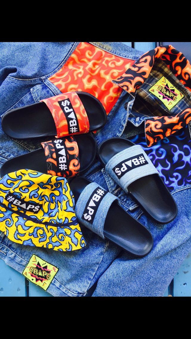 ThenjiRONI's tweet photo. These would look good on me 🔥💛🔥👟👟 @SXC_ZA @SMB_DBN https://t.co/zJFPaGtjJo
