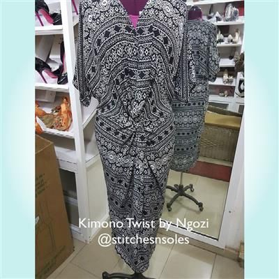 studiofaro's tweet photo. How would you wear your Kimono Twist? Kimono Twist - First Sample https://t.co/aVWO8POS1j So many options! #Patternmaking #TwistPatterns https://t.co/CaDne71760