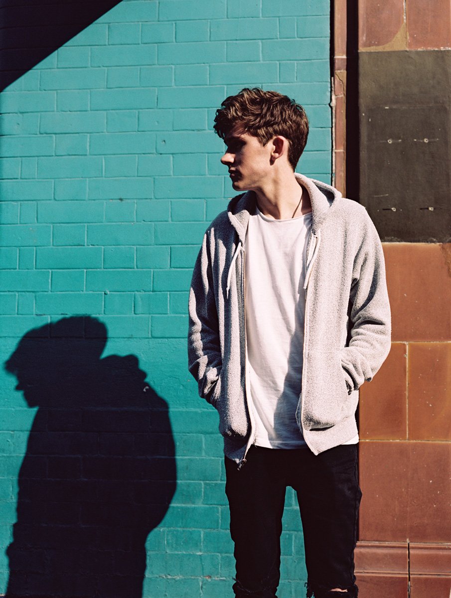 i_D's tweet photo. 10 things you need to know about Netflix new boy @FionnOS: https://t.co/GeD9jldU42 https://t.co/rXcyds4viJ