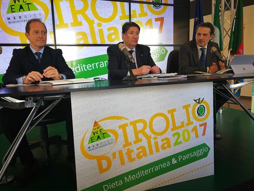 IQEX_Food's tweet photo. #weekend 29 apr-1 mag: parte da Andora il tour #Girolio d'Italia 2017 che unisce 325 città dell’#olio. @CittaOlio https://t.co/AmepcfcKbl https://t.co/Xf6YooN4mv