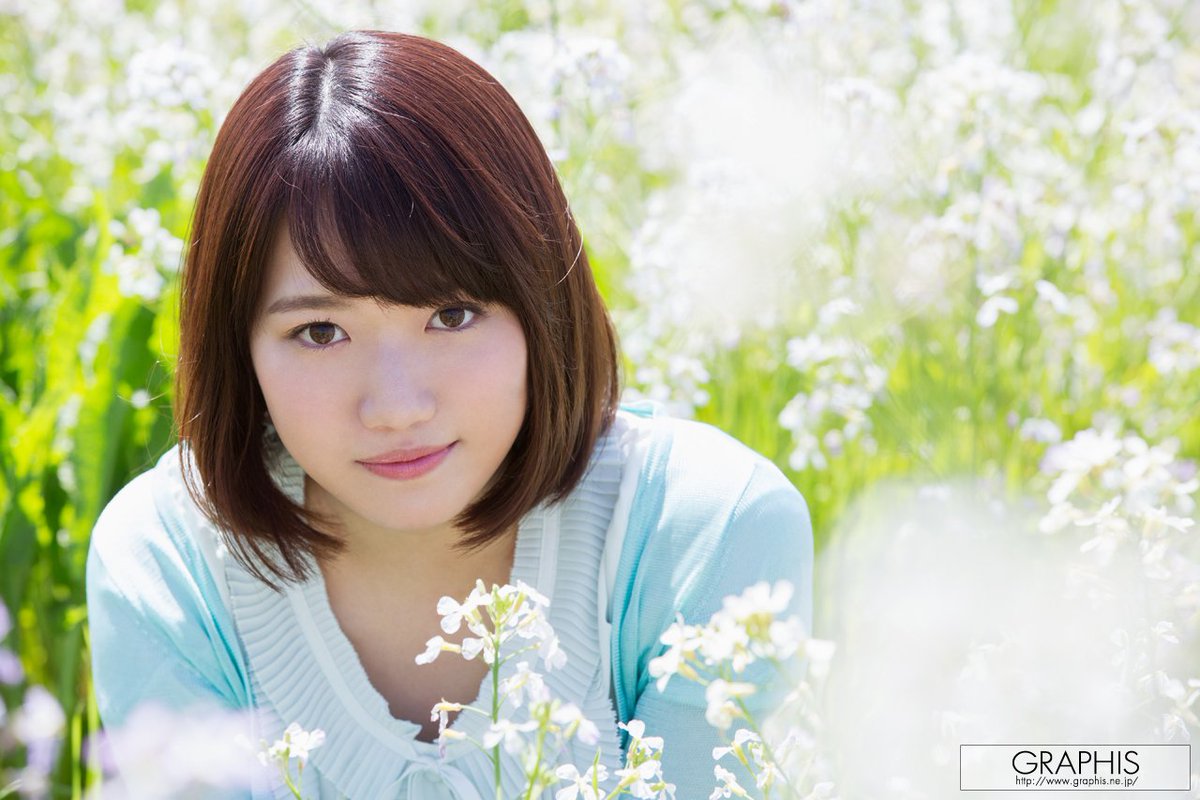 GRAPHIS_ltd's tweet photo. 皆さん、お疲れ様です。
今週もありがとうございました。
週末お楽しみいただける
更新情報をお知らせです！
本日の更新
その1
・菊川みつ葉ちゃん　GALLERY No.1
本日より公開スタート！
GRAPHIS
https://t.co/EK6hAp41cb
#菊川みつ葉 https://t.co/oERt0KQXzF