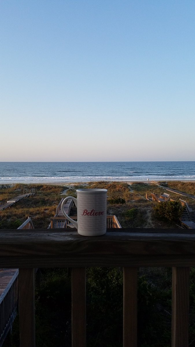 mrsdeuce's tweet photo. Good Morning from Holden Beach North Carolina 🌴🌴🌴 @holdenbeach https://t.co/iAuufMdL6a