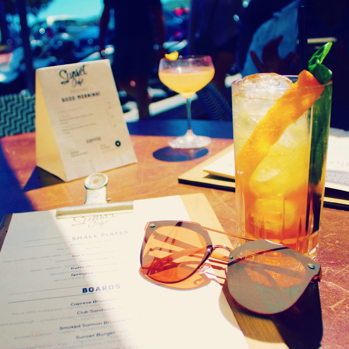 Lady_Crunk's tweet photo. Its Friday fam! 😜

I could do with Sunsets and Sundowners at @sunsetcafe_sa 

https://t.co/MJzhRlDhW3

#foodie #capetown #TGIF #HappyHour https://t.co/44c3Jk9oLa
