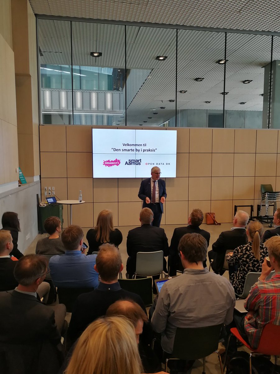 DLRCommons's tweet photo. Right now Niels Højberg speaking about the beginning of #Aarhus #SmartCity at @CFIAarhus #iwdk #iwdk2017 @Dokk1Aarhus https://t.co/u3VnQ0Lvmw