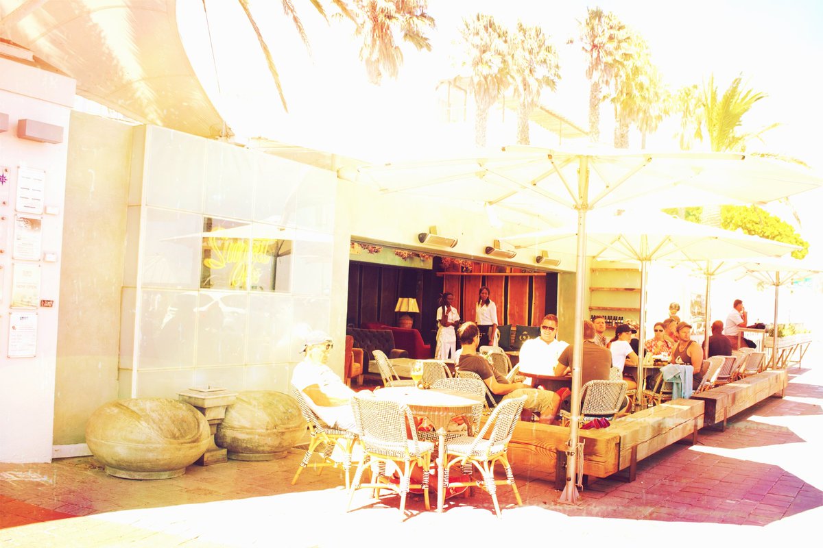 Lady_Crunk's tweet photo. Its Friday fam! 😜

I could do with Sunsets and Sundowners at @sunsetcafe_sa 

https://t.co/MJzhRlDhW3

#foodie #capetown #TGIF #HappyHour https://t.co/44c3Jk9oLa