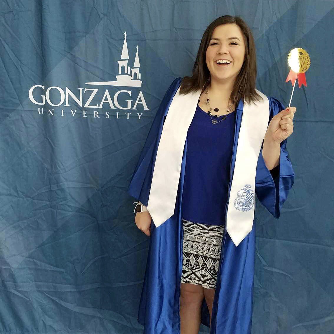 corinnestay's tweet photo. #ForeshadowFriday? 🎓🍾💯 11 days of classes left! https://t.co/lPB5w6eCDh
