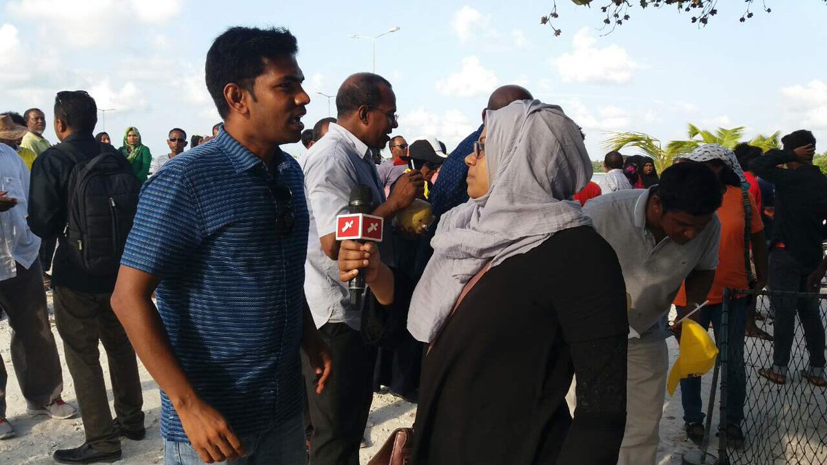 MDPYouth's tweet photo. Team 2: MDP Leadership, MPs, Dhaaira Raeesun &amp; Team ah #Laamu Kunahandhoo inn hoonu Maruhaba eh kiyaifi

#LaamarukazeeRaajje https://t.co/9zTDDwgHjh