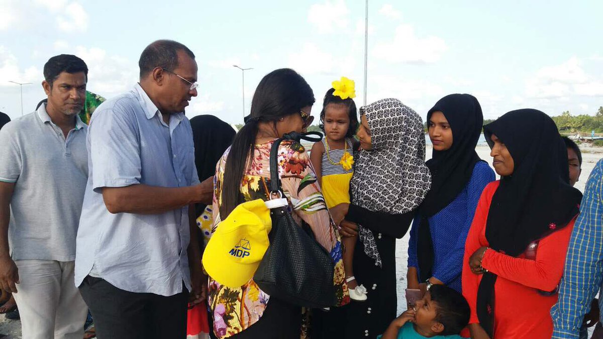 MDPYouth's tweet photo. Team 2: MDP Leadership, MPs, Dhaaira Raeesun &amp; Team ah #Laamu Kunahandhoo inn hoonu Maruhaba eh kiyaifi

#LaamarukazeeRaajje https://t.co/YMsamNSk6W