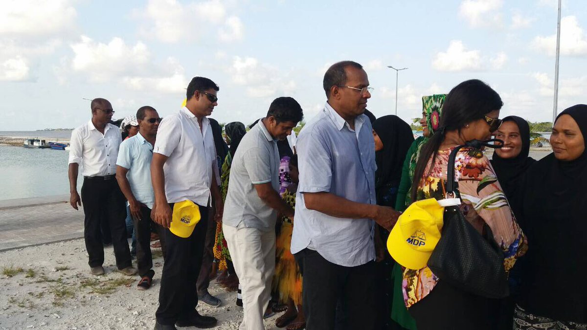 MDPYouth's tweet photo. Team 2: MDP Leadership, MPs, Dhaaira Raeesun &amp; Team ah #Laamu Kunahandhoo inn hoonu Maruhaba eh kiyaifi

#LaamarukazeeRaajje https://t.co/YMsamNSk6W