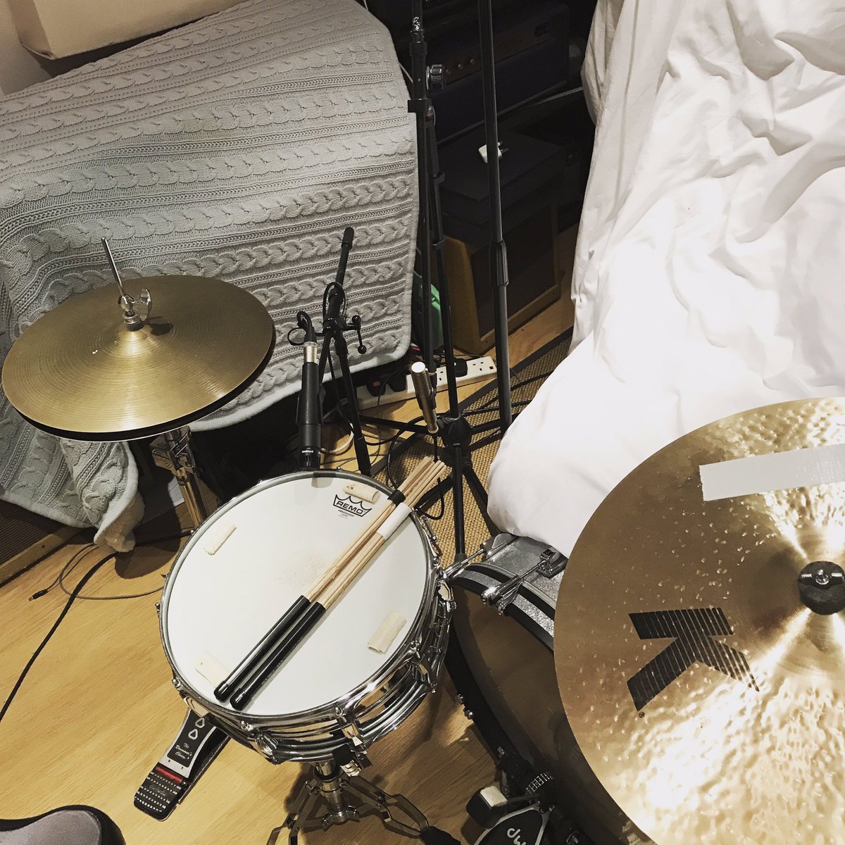 ATdrumtracks's tweet photo. Dry Indie sound today…#drums #drumrecording @mattpgtr https://t.co/NyuQPHR76u