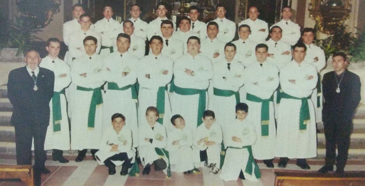 Tal día como hoy.... Un 21 de Abril de 2000 siendo Viernes Santo, el Stmo. Cristo de la Expiración volvía a procesionar en andas