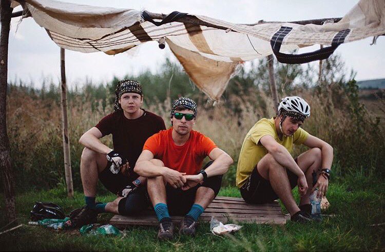 EyewearTy's tweet photo. Please get behind @revo_uk_ ambassadors @Cycling4Rangers as they cycle 8000k across #Africa in support of this great #charity &amp; documentary😎 https://t.co/EQgCpoLxLW