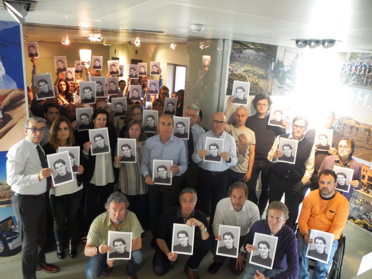 CUANDO ALGUIEN DEJA HUELLA Y UNA IMAGEN VALE MÁS QUE UN MILLÓN DE PALABRAS..Enric Clara,emérito director de SoloMoto nunca te olvidaremos!