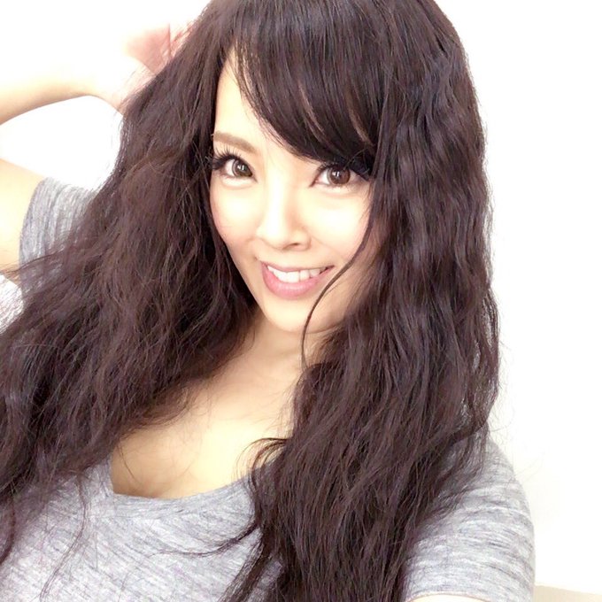 finished shoot😺👏👏 https://t.co/gx3V4ba9rR<a href="/tag/%E6%96%B0%E3%81%97%E3%81%84%E3%83%97%E3%83%AD%E3%83%95%E3%82%A3%E3%83%BC%E3%83%AB%E7%94%BB%E5%83%8F"class="tags"><span>#新しいプロフィール画像</span></a>