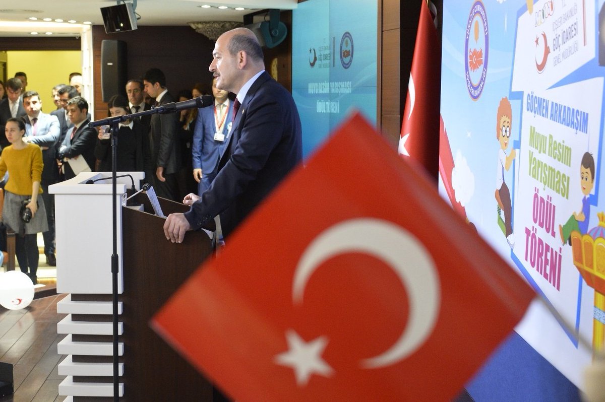 TC_icisleri's tweet photo. Bakanımız Sn.@suleymansoylu "Göçmen Arkadaşım" Konulu Resim Yarışması Ödül Törenine Katıldı
https://t.co/zCT3stBwjN https://t.co/REwC9yURnZ