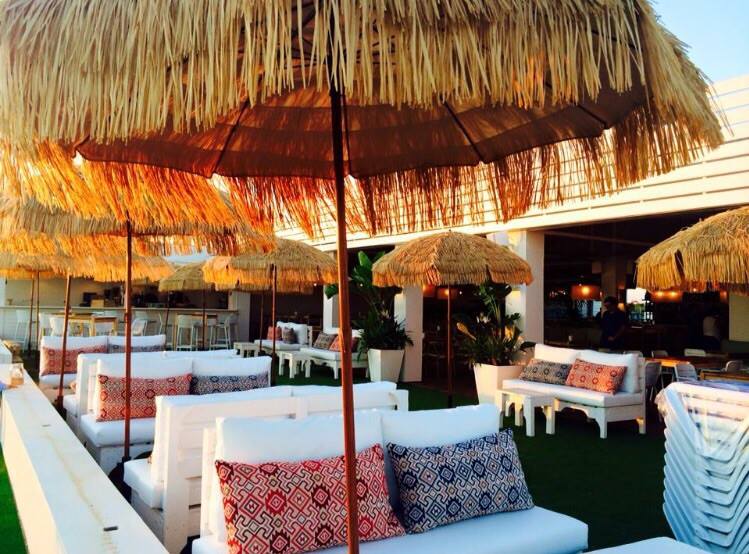 ChininiBeach's tweet photo. Ya tenemos todo preparado para darle la bienvenida al #weekend en nuestro Restaurante Chinini Beach :D Playa Las Tres Piedras - Chipiona https://t.co/nXfMoGfuSD