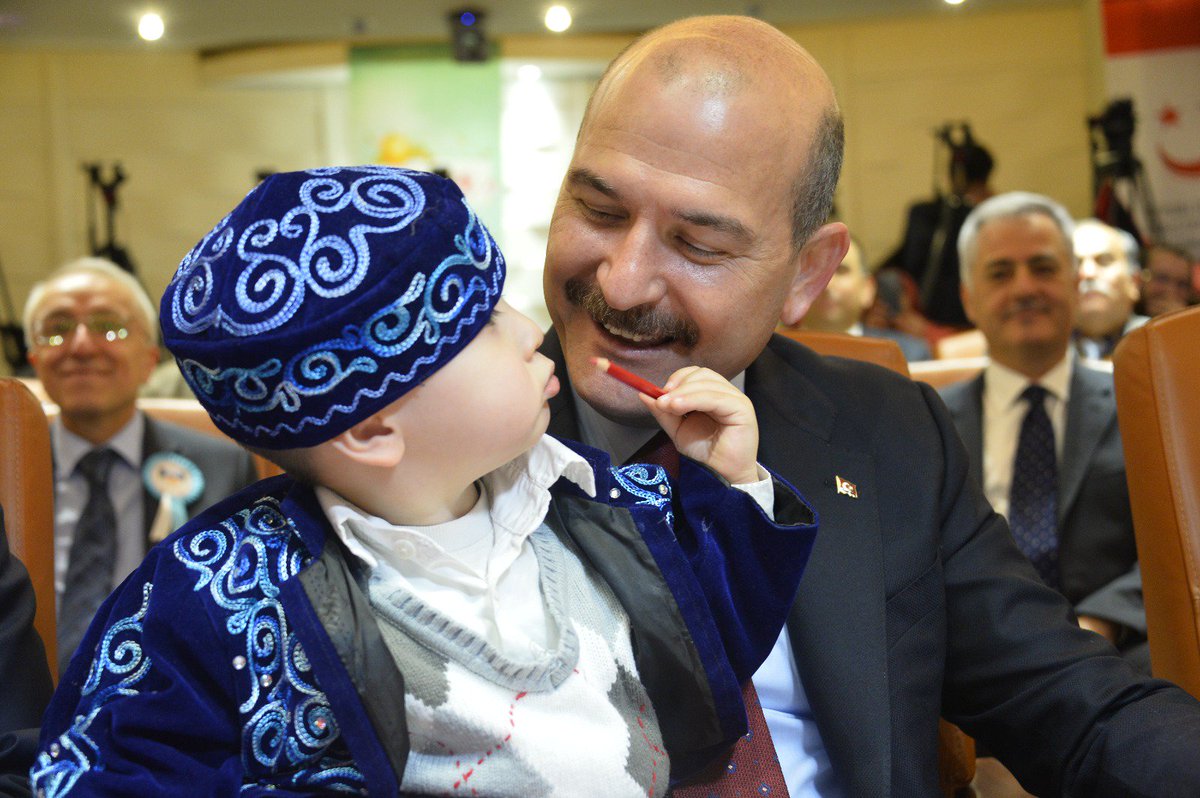 TC_icisleri's tweet photo. Bakanımız Sn.@suleymansoylu "Göçmen Arkadaşım" Konulu Resim Yarışması Ödül Törenine Katıldı
https://t.co/zCT3stBwjN https://t.co/REwC9yURnZ