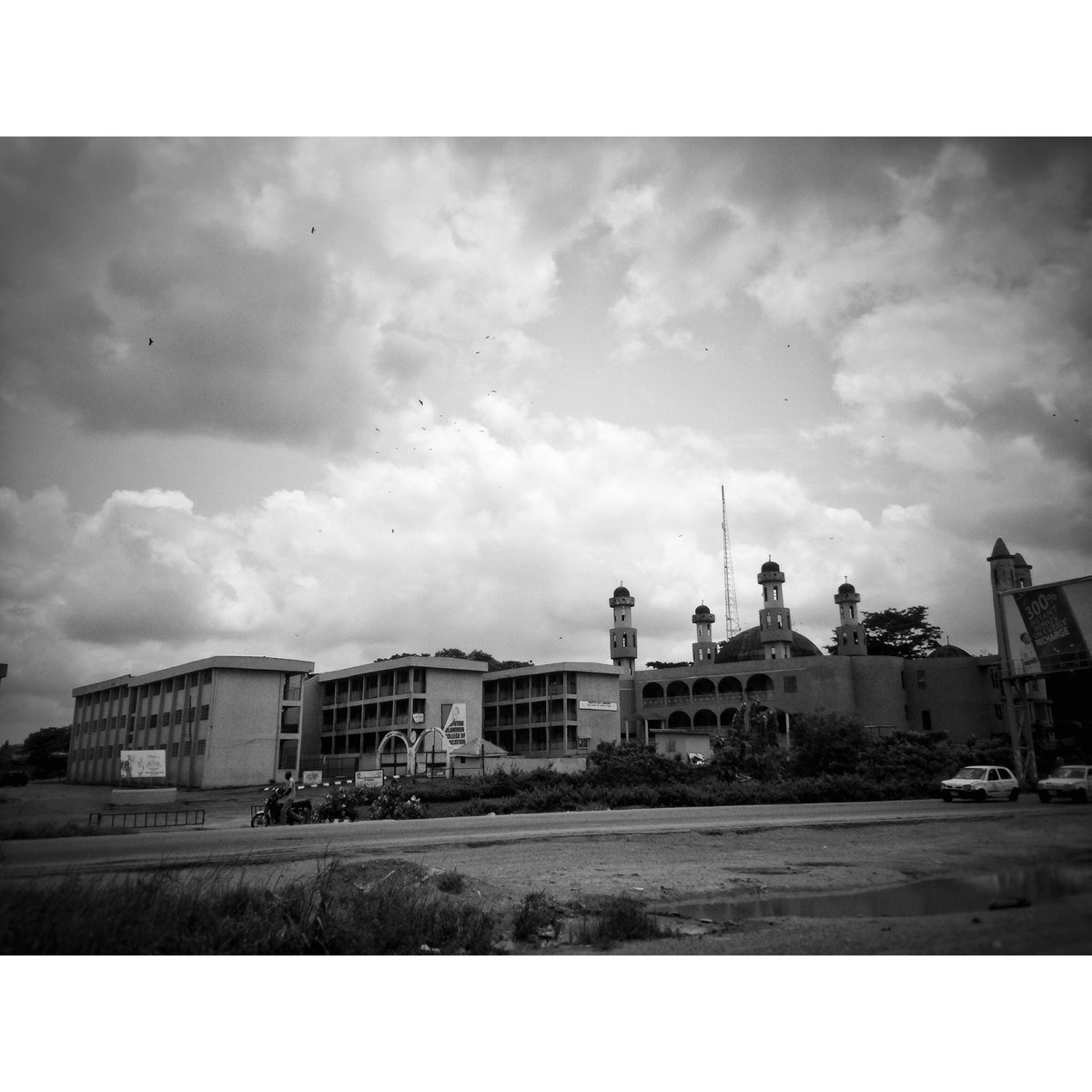 NoraAwolowo's tweet photo. .@jephaletan @TheLotaChukwu @iamMrBoro @Mz__Mo @Mide_Mike #DAY3
#50days #smartphonegraphychallenge
#walkingchronicles https://t.co/o9FNzxIloB