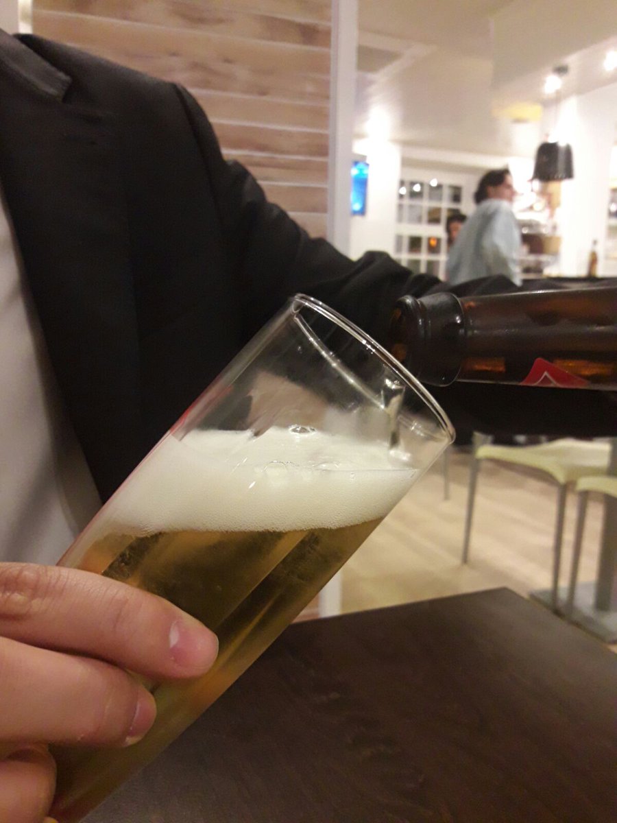 B_nala's tweet photo. Salir de trabajar e irse de cañas con @Beerute_ES por #distritosalamanca #cañas #cerveza #apps #viernes #tarde https://t.co/t17nbNydWn