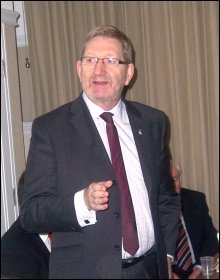 Socialist_party's tweet photo. Len McCluskey re-election - a defeat for the right https://t.co/FLizVwEiXo #VoteLen #Unite https://t.co/lcBVrc1OWX