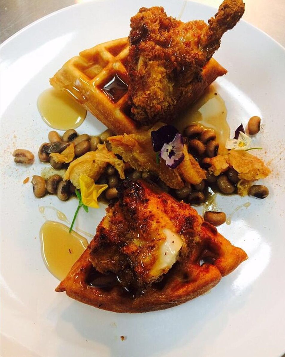 SomoManayunk's tweet photo. Join us for Brunch Saturday &amp; Sunday 9am-3pm!
#somomanayunk #foodceleb #phillyeats #phillyfoodies #phillyfood #brunch #chickenandwaffles https://t.co/VbaJC7WLeo