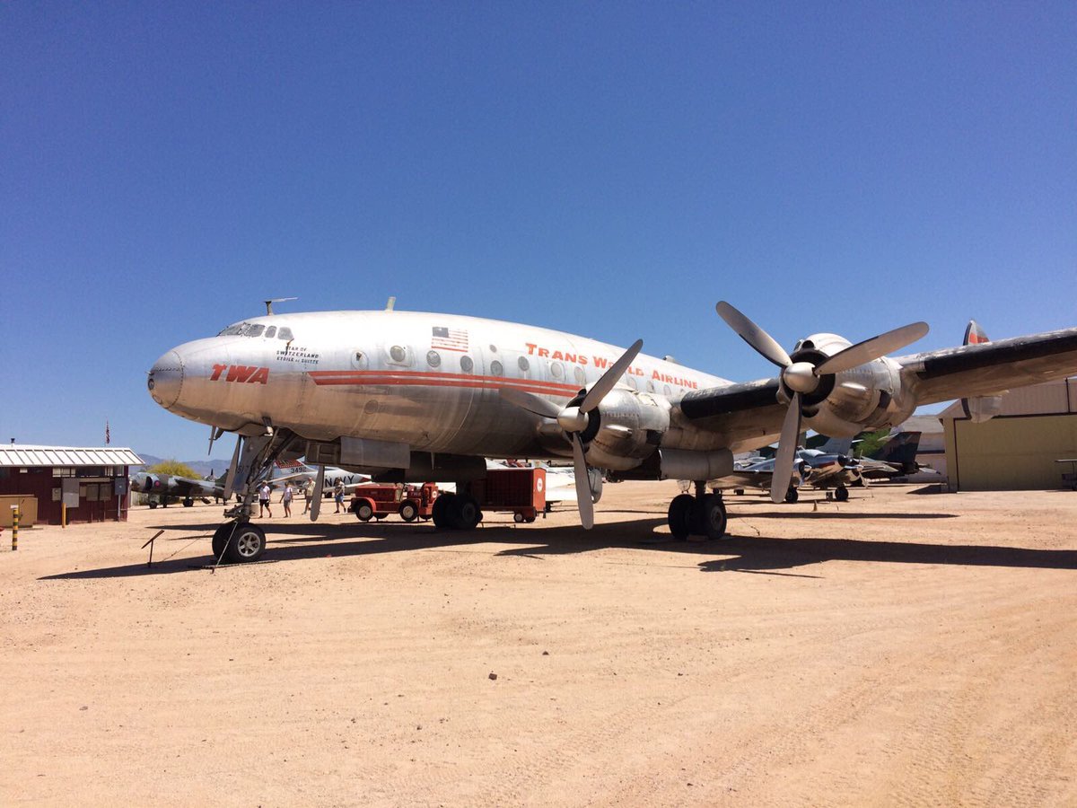 Aviationmex's tweet photo. Las eras gloriosas de la aviación ahora reposan en #Pima Arizona #jetliners #popliners old great ladies resting on the desert https://t.co/ynKkmWO5Ye