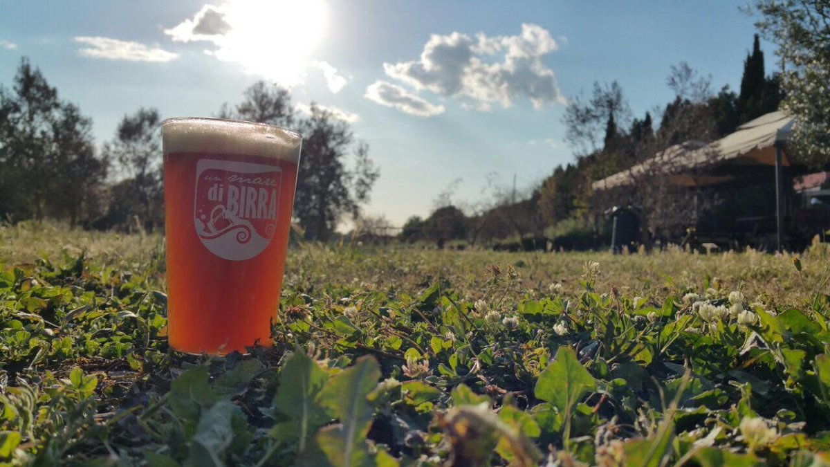 publigiovane's tweet photo. Work in progress... Vi aspettiamo domenica a Un Mare di Birra sul Prato! #umdb17 https://t.co/GJ32iJnnZl