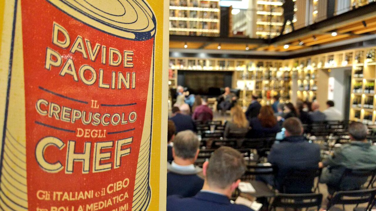 All'Anteprima di #Gourmandia da <a href="/ferrowinestore/">ferrowine</a> è tempo di presentare #IlCrepuscoloDegliChef (<a href="/LibriLonganesi/">Longanesi & C.</a>)! #gastronauta