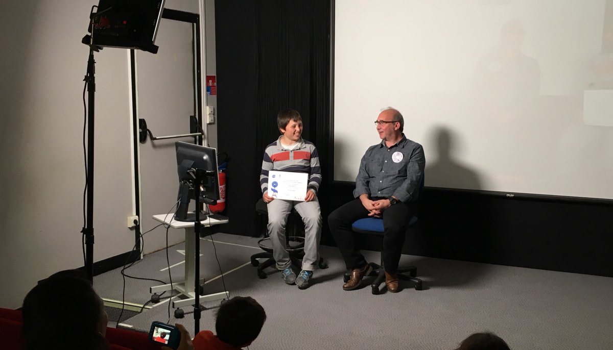 pginguene's tweet photo. Live #mooc #arduino @gobelins_paris : le prix du plus jeune moocer avec une appli étonnante ! https://t.co/aXdlrLyG4J