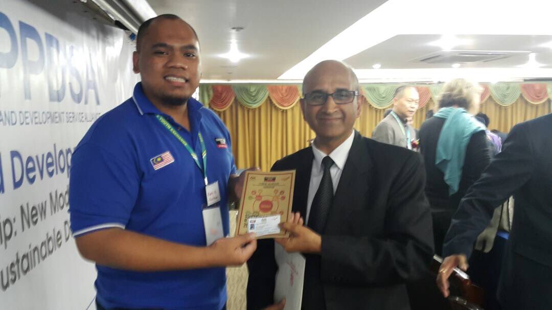 SukarelawanYSS's tweet photo. #Day2 #GPYE
Sir Runiy Maldud #YSSDreamTeam Promote YSS to NGOs & Gov. of Nepal.
#YayasanSukarelawanSiswa
#soaringupwards https://t.co/6Mwjx42bgC
