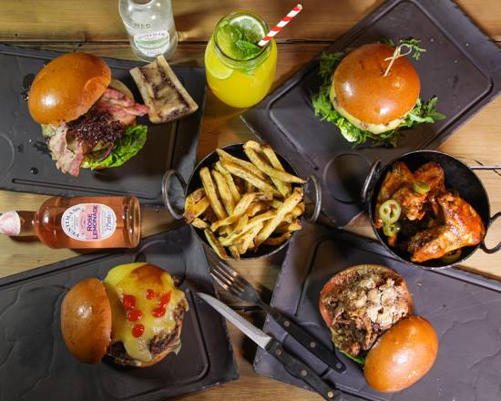 bandofburgersuk's tweet image. ... and thats how you do Fridays  #whatsonthetable #itsfriday