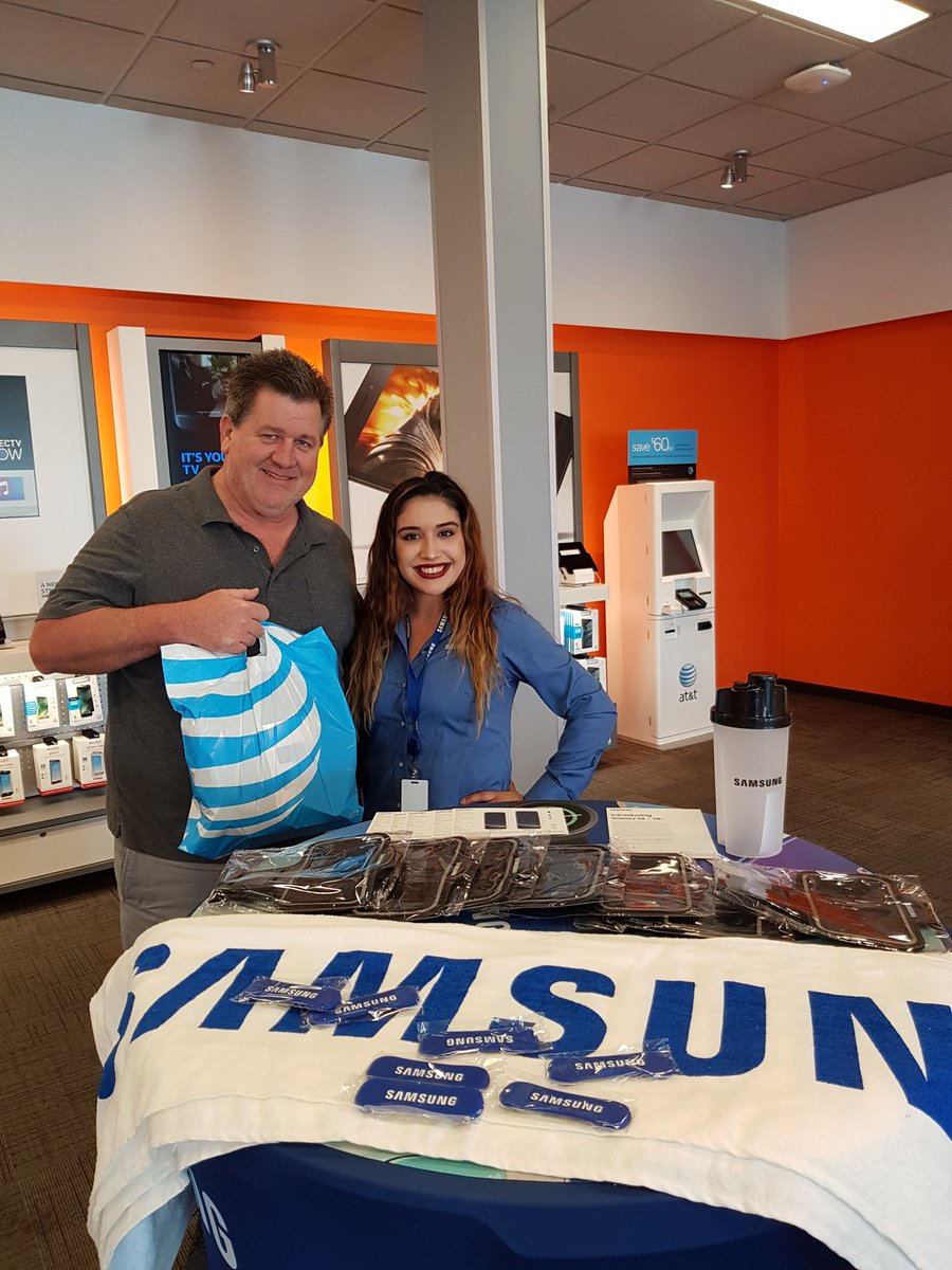 CMoyaSamsung's tweet photo. S8 sales this morning are slammin at @ATT !! 👌🤘 https://t.co/YEcdxR3uzA