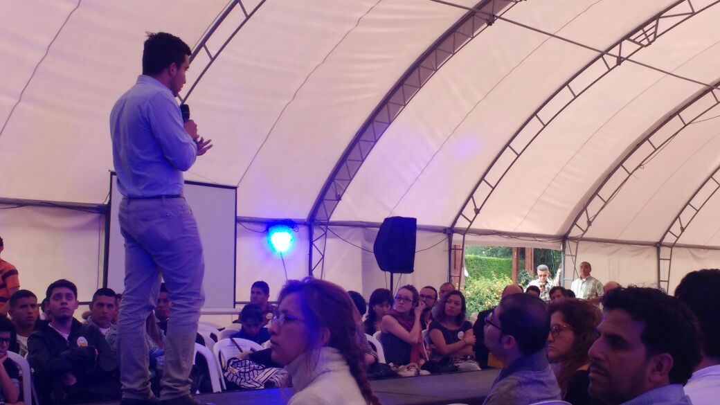 natismaya12's tweet photo. Daniel Salamanca un innovador en sistemas de drones!! #diadelainnovacion2017 
@UR_Emprende https://t.co/DgfZkpN0Hs